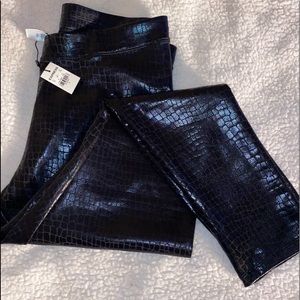 ❌SOLD❌- NWT- Snake Print Leggings